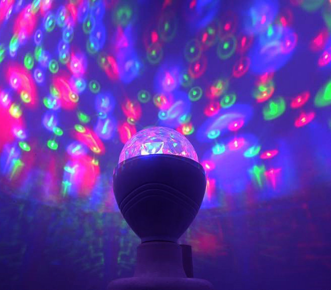 X4-LIFE rotierende LED-Glühbirne RGB - Lived non food GmbH